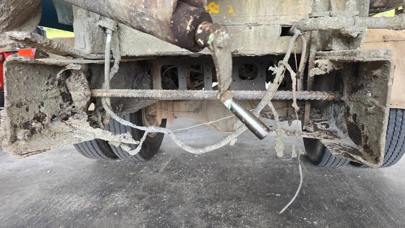 ขายรถ6ล้อโม่ปูน HINO 175แรงม้าปี57 เดิมๆเน้นโทร 099-4982892