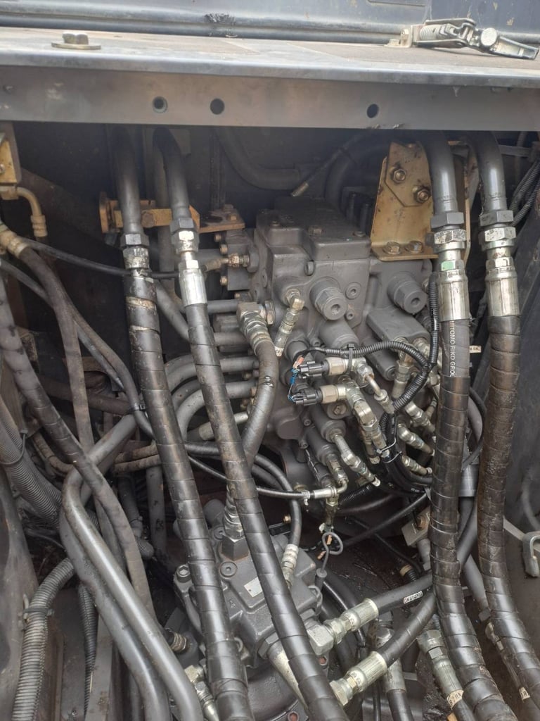 ขายรถแบคโฮ SH 130-6 4,500ชั่วโมง สวยๆเน้นโทร 099-4982892