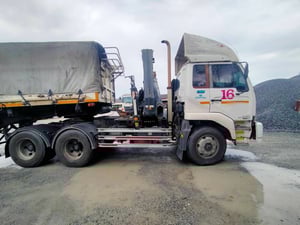 ขายรถหัวลาก10ล้อติดเฮียบ 5ตัน UD 330 แรงม้าปี57เดิมๆเน้นโทร 099-4982892 ขายรถหัวลาก10ล้อติดเฮียบ 5ตัน UD 330 แรงม้าปี57เดิมๆเน้นโทร 099-4982892