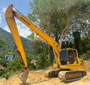 ขายรถแบคโฮปูมยาว 12เมตร PC130-8 ทำงาน 4,600ชั่วโมง สวยๆเล่ม เน้นโทร 099-4982892