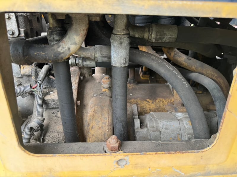 ขายรถตักล้อยาง WA300-1 เดิมๆเล่มทะเบียน เน้นโทร 099-4982892