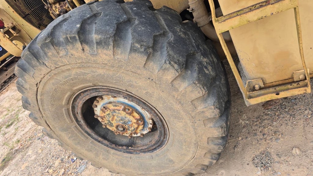 ขายรถรถตักล้อยาง CAT 950 เดิมๆพร้อมใช้ เน้นโทร 099-4982892 ขายรถรถตักล้อยาง CAT 950 เดิมๆพร้อมใช้ เน้นโทร 099-4982892