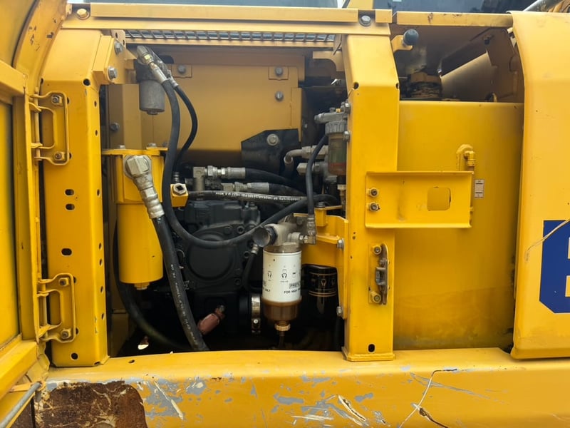 ขายรถแบคโฮ PC130-8 ทำงาน 10,000ชั่วโมง เล่ม เน้นโทร 099-4982892