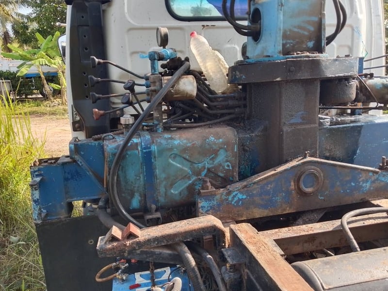 ขายรถ6ล้อดั้มติดเครน2ตันครึ่ง NPR 130แรงม้า เน้นโทร 099-4982892