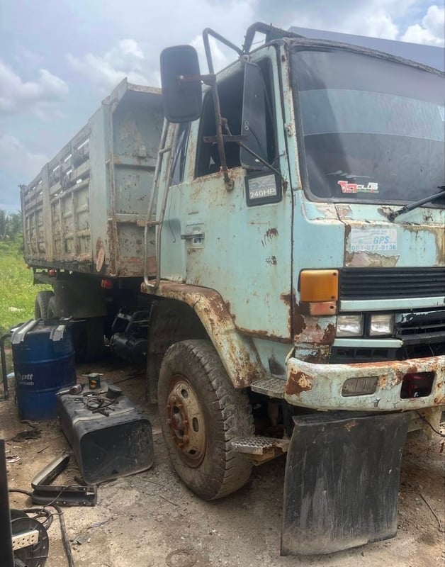 ขายรถ10ล้อดั้ม FXZ23NFY 240หัวขาวตัวแรก เน้นโทร 099-4982892 ขายรถ10ล้อดั้ม FXZ23NFY 240หัวขาวตัวแรก เน้นโทร 099-4982892