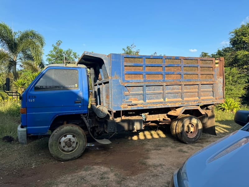 ขายรถ6ล้อดั้ม NPR57L เครื่อง 195แรงม้า พร้อมใช้เน้นโทร 099-4982892