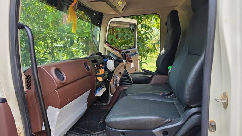 ขายรถ6ล้อดั้ม HINO 210ปี65 วิ่ง 52,000กิโล สวยๆเน้นโทร 099-4982892