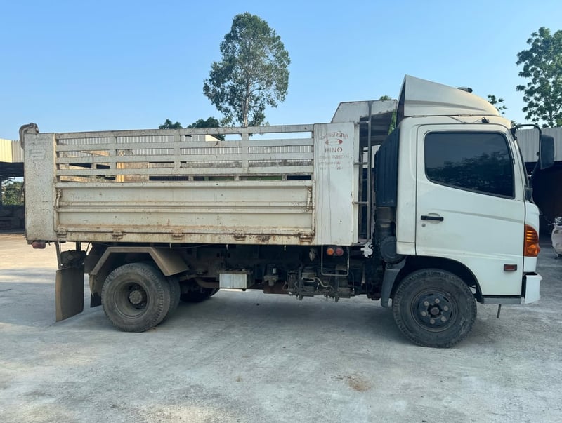 ขายรถ6ล้อดั้ม HINO 165ปี49 เดิมๆวิ่งน้อย เน้นโทร 099-4982892