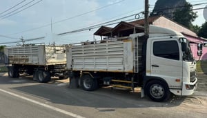 ขายรถ14ล้อดั้ม HINO 210แรงม้ากับหางสามมิตร เดิมๆเน้นโทร 099-4982892 ขายรถ14ล้อดั้ม HINO 210แรงม้ากับหางสามมิตร เดิมๆเน้นโทร 099-4982892