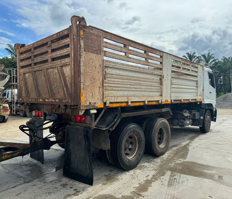 ขายรถ10ล้อดั้ม FUSO 380ปี58 มีลำโพง เน้นโทร 099-4982892 ขายรถ10ล้อดั้ม FUSO 380ปี58 มีลำโพง เน้นโทร 099-4982892