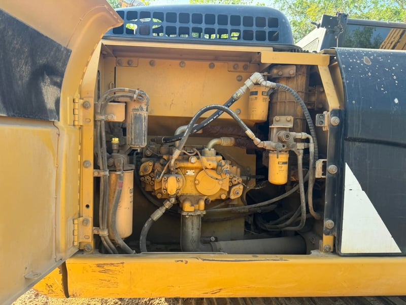 ขายรถแบคโฮ 320D2 ทำงาน 11,900ชั่วโมง ชุดจด เน้นโทร 099-4982892