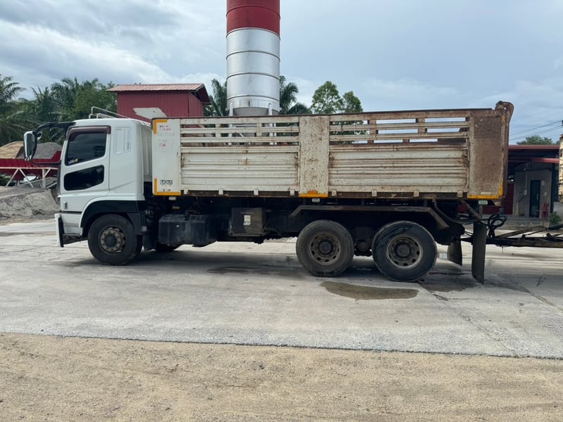 ขายรถ10ล้อดั้ม FUSO 380ปี58 มีลำโพง เน้นโทร 099-4982892 ขายรถ10ล้อดั้ม FUSO 380ปี58 มีลำโพง เน้นโทร 099-4982892
