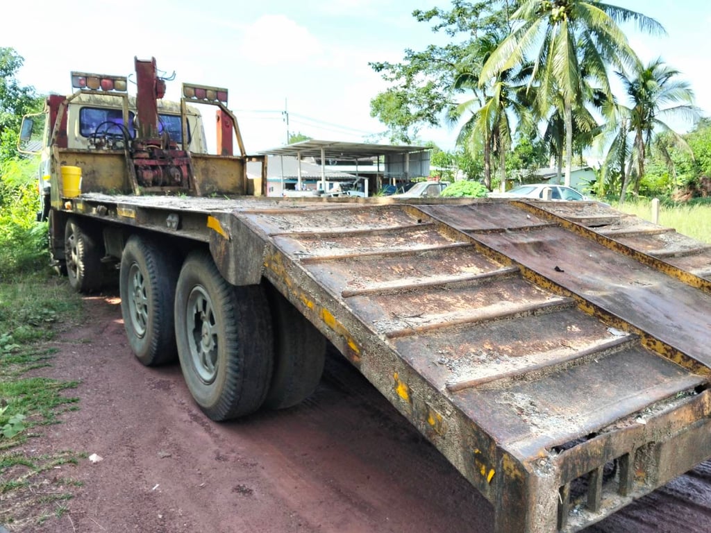 ขายรถ10ล้อท้ายล้าดติดเครน 5ตัน HINO 260 เน้นโทร 099-4982892