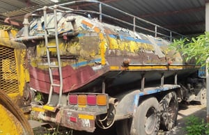 ขายรถ10ล้อบรรทุกน้ำ ISUZU 145 แรงม้า ตามสภาพ เน้นโทร 099-4982892 ขายรถ10ล้อบรรทุกน้ำ ISUZU 145 แรงม้า ตามสภาพ เน้นโทร 099-4982892