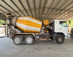 ขายรถ10ล้อโม่ปูน HINO 330 ปี55 โม่6คิว เน้นโทร 099-4982892