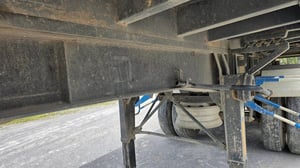 ขายหางเซมิดั้ม2เพลา SKT ยาว 7.20เมตร เดิมๆเน้นโทร 099-4982892