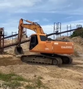 ขายแบคโฮ SL220LC-V พร้อมใช้งาน เน้นโทร 099-4982892 ขายแบคโฮ SL220LC-V พร้อมใช้งาน เน้นโทร 099-4982892