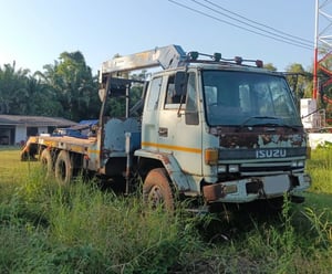 ขายรถ10ล้อท้ายลาดติดเครน 3ตัน ISUZU 210 เน้นโทร 099-4982892