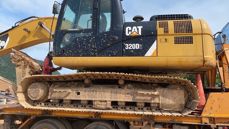 ชายรถแบคโฮ 320D2 1,200ชั่วโมง สวยๆเน้นโทร 099-4982892 ชายรถแบคโฮ 320D2 1,200ชั่วโมง สวยๆเน้นโทร 099-4982892