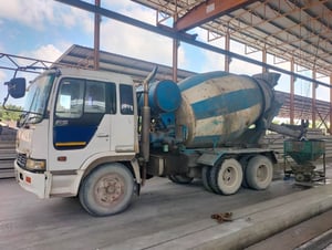 ขายรถ10ล้อโม่ปูน HINO 260แรงม้า พร้อมใช้ เน้นโทร 099-4982892