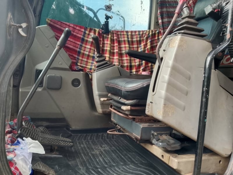 ขายรถแบคโฮ SK200 YN10 เล่ม พร้อมใช้ เน้นโทร 099-4982892 ขายรถแบคโฮ SK200 YN10 เล่ม พร้อมใช้ เน้นโทร 099-4982892