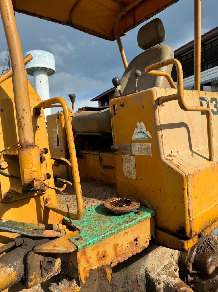 ขายรถแทรกเตอร์ D31PL-16 ตามสภาพ ใช้งานได้ปกติ เน้นโทร 099-4982892