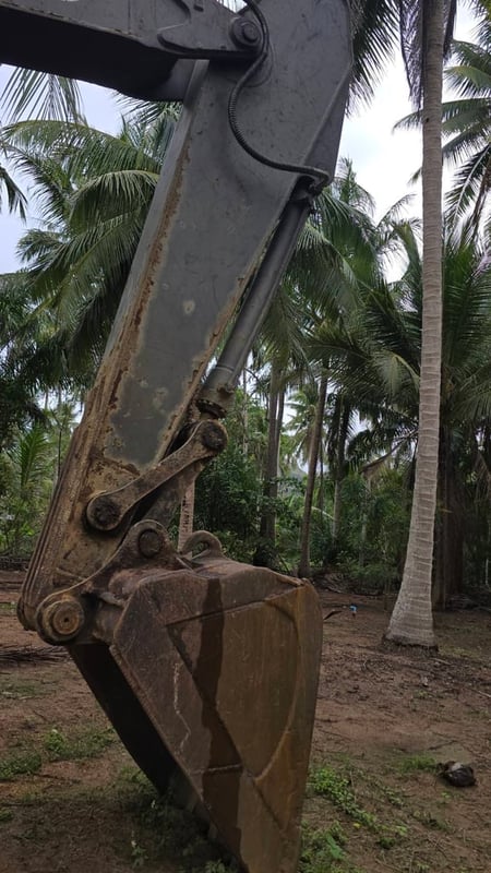 ขายแบคโฮ EC200D ทำงาน 18,000ชั่วโมง เล่ม เน้นโทร 099-4982892