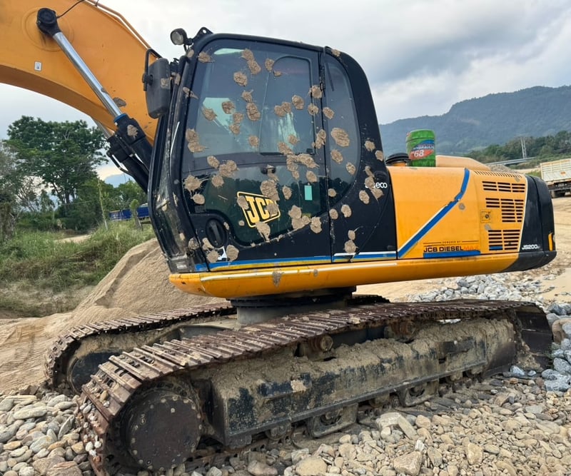 ขายรถแบคโฮ JCB JS200SC 7,500ชั่วโมง เดิมๆเล่ม เน้นโทร 099-4982892