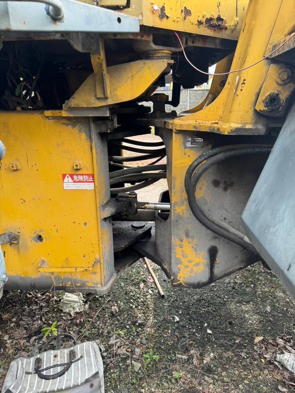 ขายรถตักล้อยาง WA300-1 เดิมๆเล่มทะเบียน เน้นโทร 099-4982892