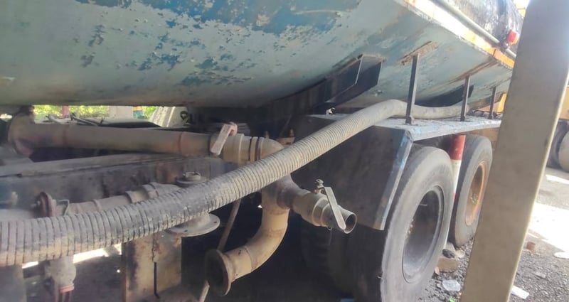 ขายรถ10ล้อบรรทุกน้ำ ISUZU 145 แรงม้า ตามสภาพ เน้นโทร 099-4982892 ขายรถ10ล้อบรรทุกน้ำ ISUZU 145 แรงม้า ตามสภาพ เน้นโทร 099-4982892