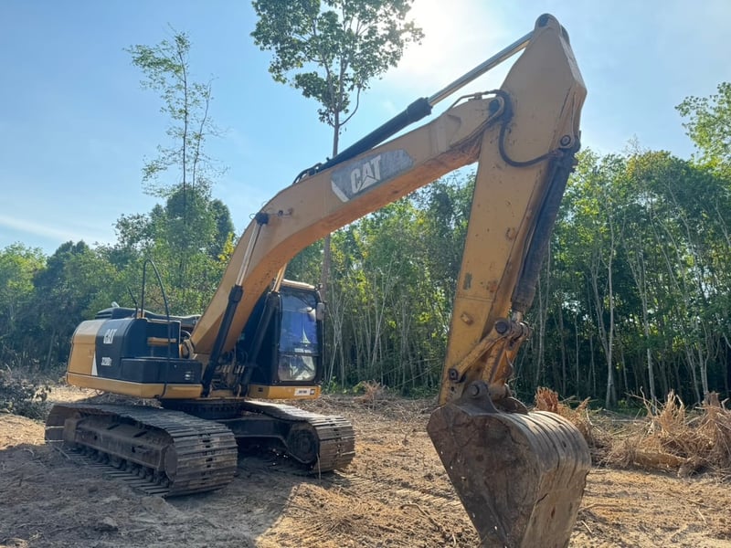 ขายรถแบคโฮ 320D2 ทำงาน 11,900ชั่วโมง ชุดจด เน้นโทร 099-4982892