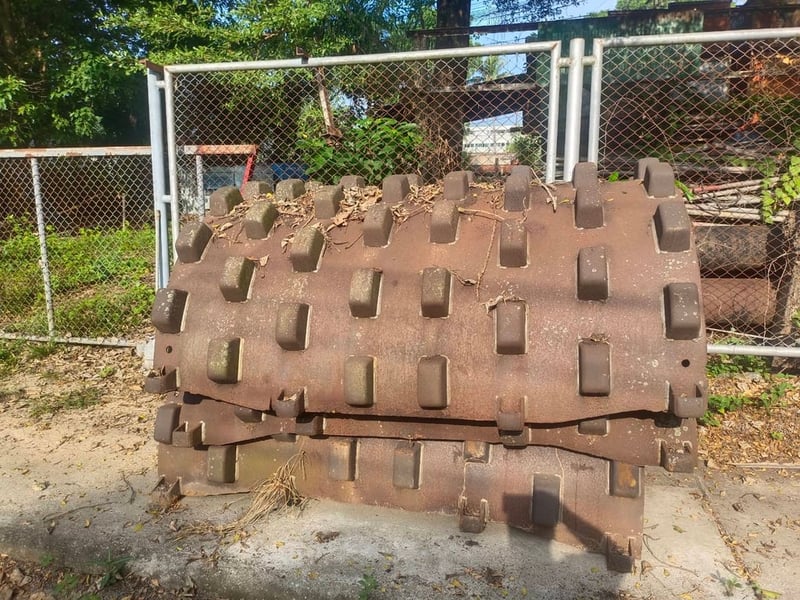 ขายรถบด2เพลา SD100D 2เปลือก พร้อมใช้งาน เน้นโทร 099-4982892 ขายรถบด2เพลา SD100D 2เปลือก พร้อมใช้งาน เน้นโทร 099-4982892