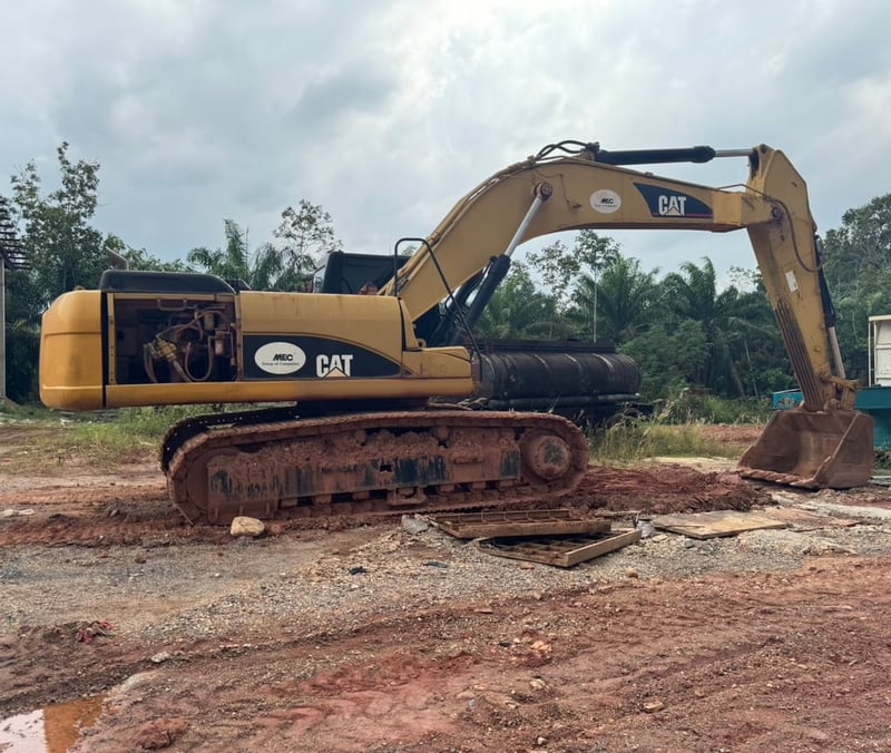 ขายรถแบคโฮ CAT 330D พร้อมใช้งาน เน้นโทร 099-4982892