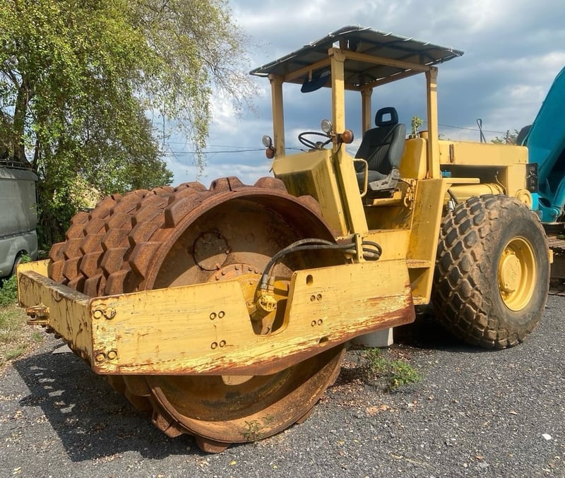 ขายรถบด2เพลา2เปลือก BOMAG เดิมๆพร้อมใช้งาน เน้นโทร 099-4982892
