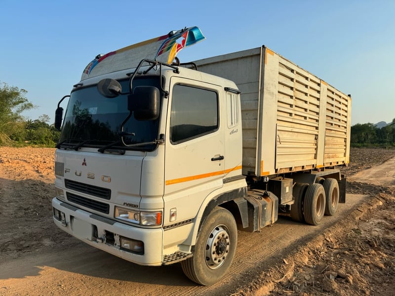 ขายรถ10ล้อดั้ม2เพลา FUSO 380แรงม้าปี59 เดิมๆเน้นโทร 099-4982892