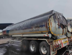 ขายหางบรรทุกน้ำมันพืช3เพลา NHLปี57 45,000ลิตร เน้นโทร 099-4982892