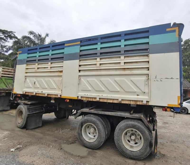 ขายรถ22ล้อดั้ม ISUZU 360แรงม้าหางSMM เน้นโทร 099-4982892 ขายรถ22ล้อดั้ม ISUZU 360แรงม้าหางSMM เน้นโทร 099-4982892