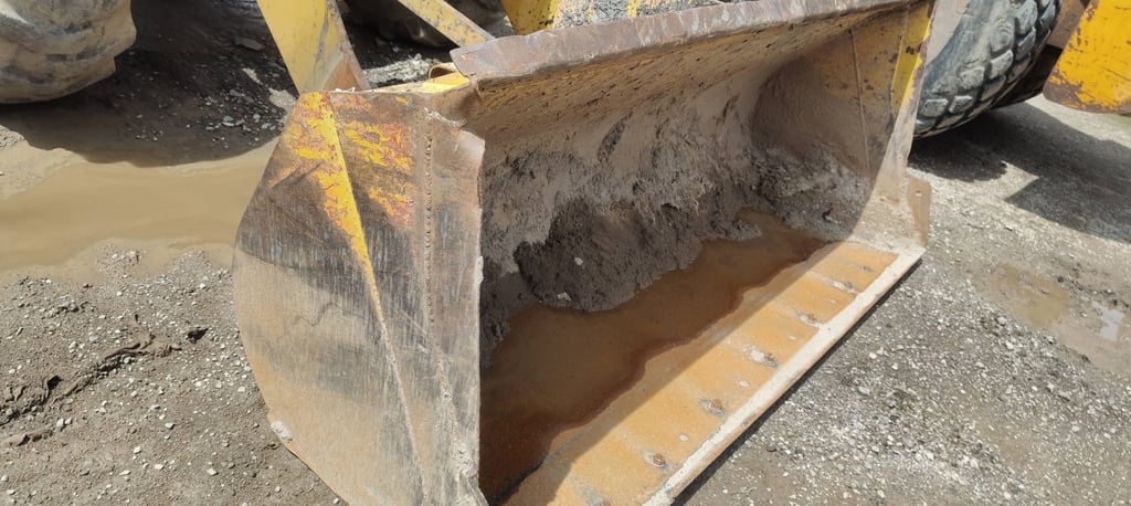 ขายรถตักล้อยาง KOBELCO LK302A เดิมๆ เล่ม พร้อมใช้ เน้นโทร 099-4982892 ขายรถตักล้อยาง KOBELCO LK302A เดิมๆ เล่ม พร้อมใช้ เน้นโทร 099-4982892