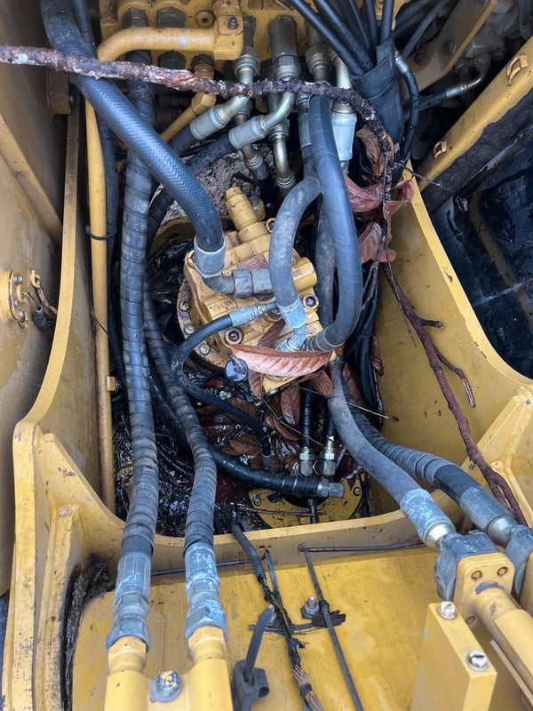 ขายแบคโฮ 318D2L ทำงาน 12,000ชั่วโมง ชุดจด เน้นโทร 099-4982892