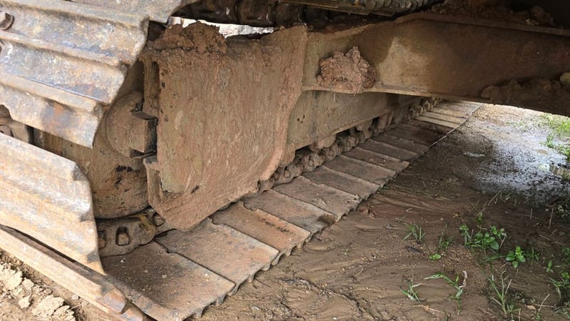 ขายแบคโฮ EC200D ทำงาน 18,000ชั่วโมง เล่ม เน้นโทร 099-4982892