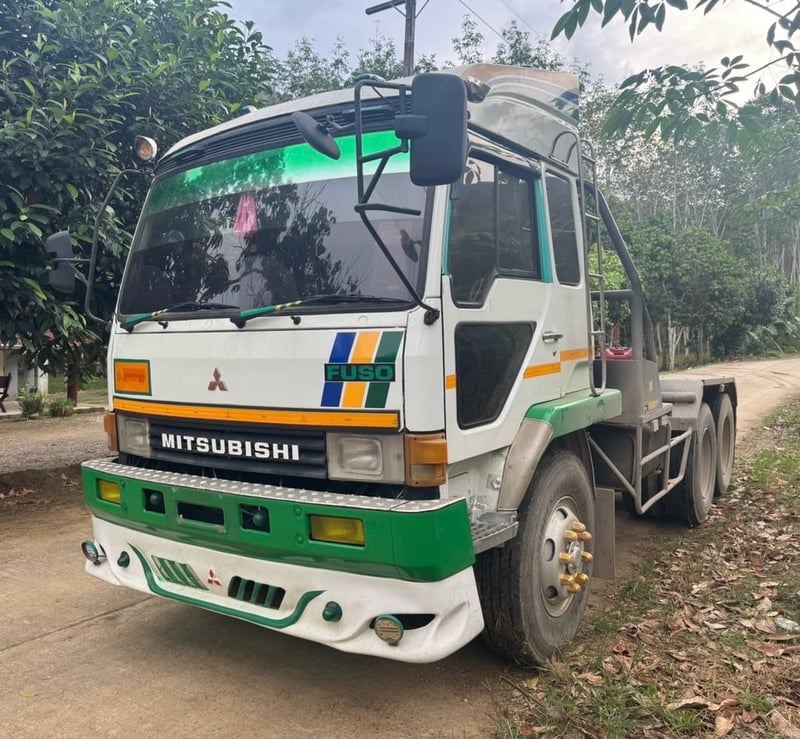 ขายรถ10ล้อหัวลาก MMFN528 ปี46 เดิมๆ เน้นโทร 099-4982892