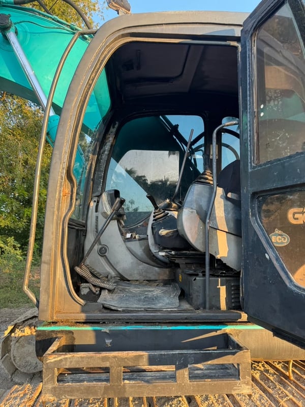 ขายรถแบคโฮ SK210LC-8 ทำงาน 4,400ชั่วโมง เน้นโทร 099-4982892