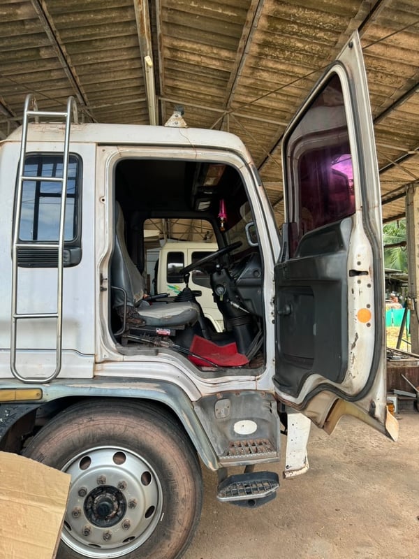 ขายรถ6ล้อดั้ม FTR33F 195แรงม้าปี41 เดิมๆเน้นโทร 099-4982892 ขายรถ6ล้อดั้ม FTR33F 195แรงม้าปี41 เดิมๆเน้นโทร 099-4982892