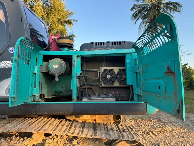 ขายรถแบคโฮ SK210LC-8 ทำงาน 4,400ชั่วโมง เน้นโทร 099-4982892