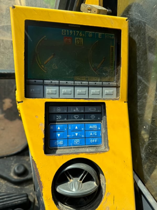 ขายรถแบคโฮ PC160LC-8 สวยเดิม เล่ม เน้นโทร 099-4982892