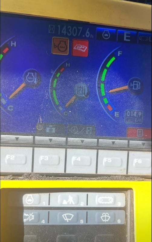 ขายรถแบคโฮ PC200-8MO ทำงาน 14,000ชั่วโมง เล่มเน้นโทร 099-4982892