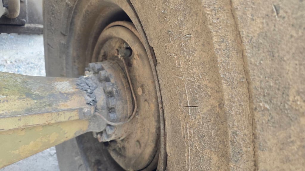 ขายรถรถตักล้อยาง CAT 950 เดิมๆพร้อมใช้ เน้นโทร 099-4982892 ขายรถรถตักล้อยาง CAT 950 เดิมๆพร้อมใช้ เน้นโทร 099-4982892