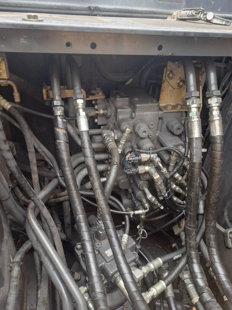 ขายรถแบคโฮ SH130-6 ใช้งาน 4,500ชั่วโมง สวยๆเน้นโทร 099-4982892 ขายรถแบคโฮ SH130-6 ใช้งาน 4,500ชั่วโมง สวยๆเน้นโทร 099-4982892