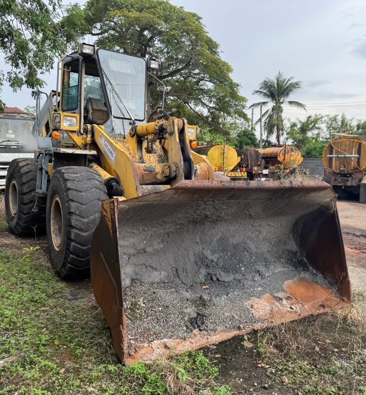 ขายรถตักล้อยาง WA300-1 เดิมๆเล่มทะเบียน เน้นโทร 099-4982892