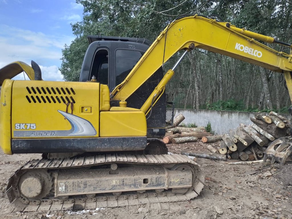 ขายรถแบคโฮ SK75-8 1,700ชั่วโมง สวยๆเน้นโทร 099-4982892 ขายรถแบคโฮ SK75-8 1,700ชั่วโมง สวยๆเน้นโทร 099-4982892